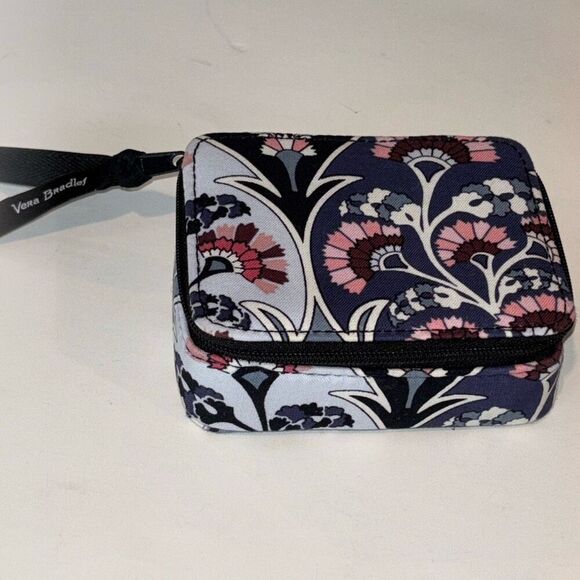NWOT Vera Bradley Ornate Blooms Travel Pill Case small 1 week +xtra Jewelry - Picture 4 of 8